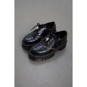 ISO Looking for Dr Martens Heaven Marc Jacobs Audrick plaid or black